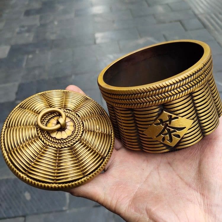 銅 細工 茶道具 お茶の缶です 銅製 工芸品 美術品 置物