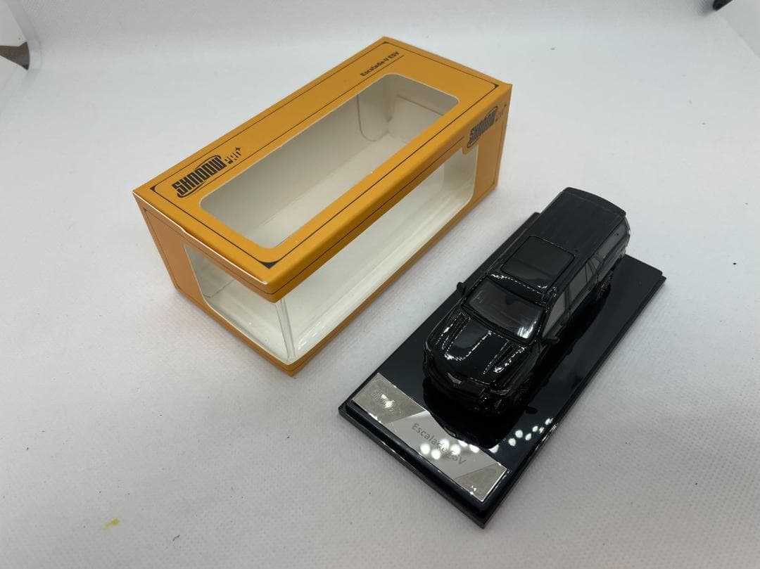 9L-013 SHADOW PRO 1/64 キャデラック エスカレード