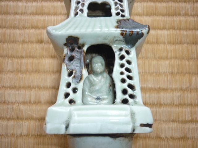 希少 中国 元代から明代（1368～1644）◆龍泉窯 仏塔・仏舎利塔 飛青磁