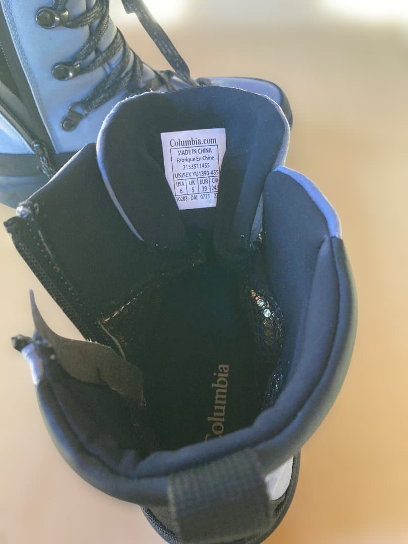 ほぼ新品！Columbia 女性用ウィンターブーツライトブルー