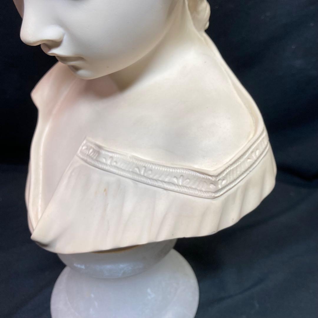 《ジュゼッペ・ペッシ》少女の胸像　白い陶器製　イタリア製