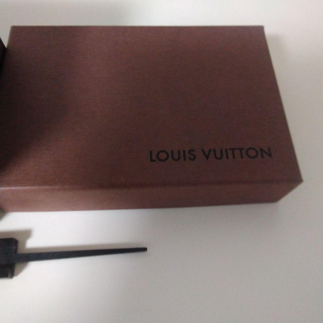 ルイヴィトンの クリスタルガラス ノベルティと ミニチュアのヴィトン バッグ