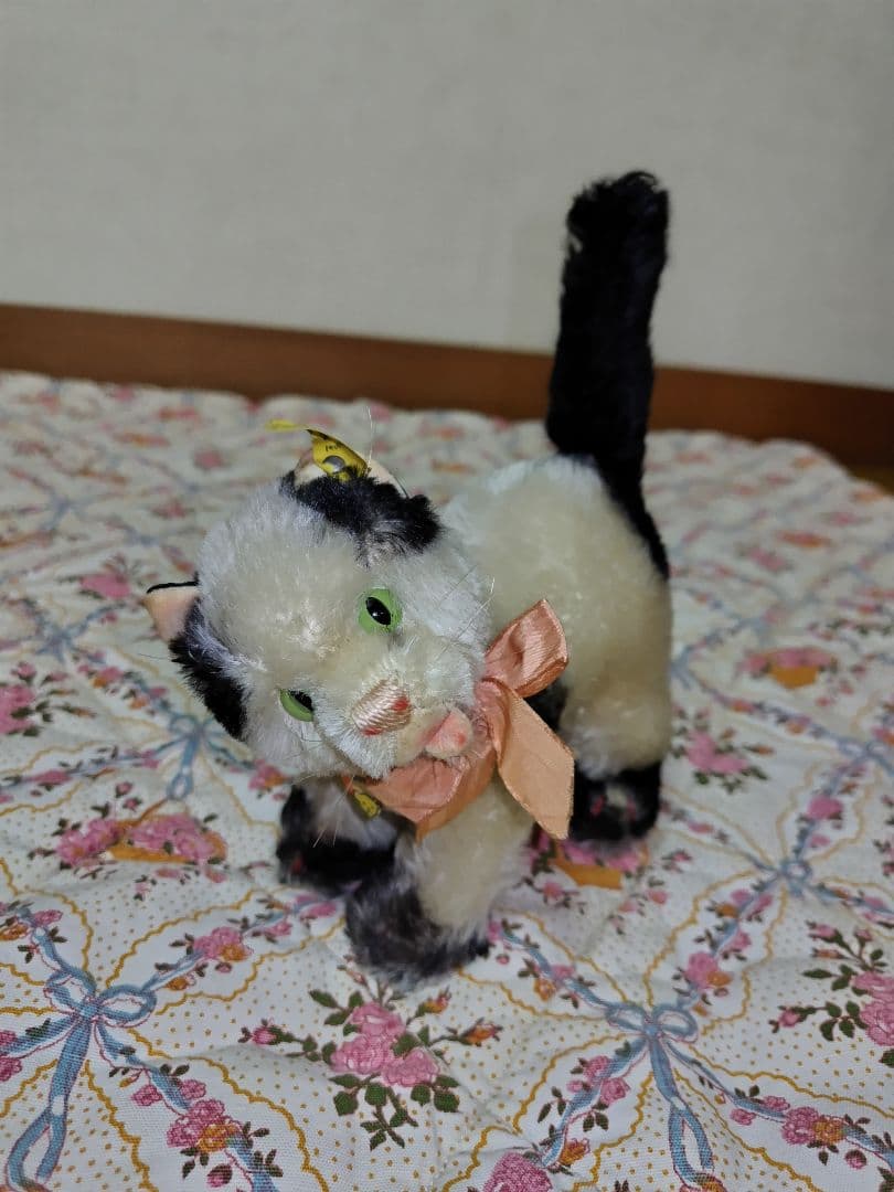 シュタイフ　Gussy Cat オープンマウス