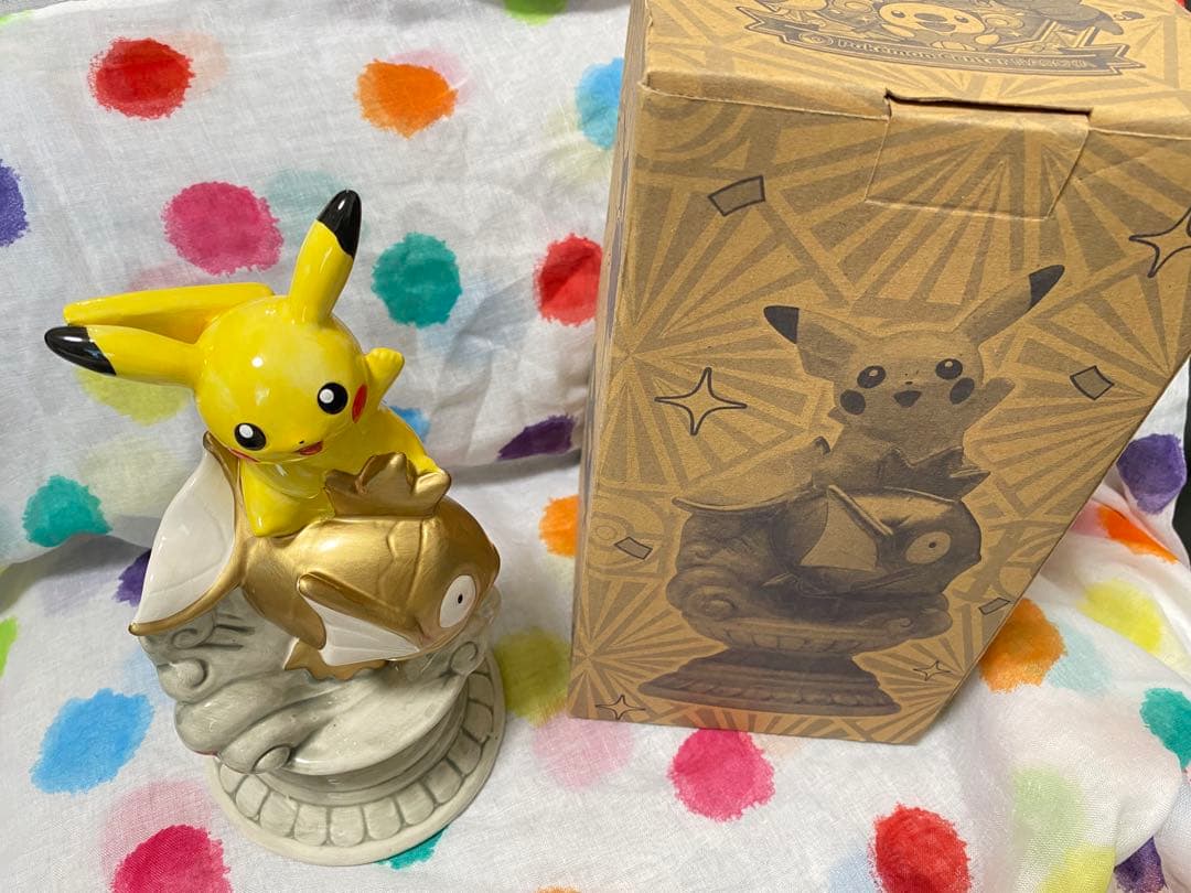 ピカチュウと金のコイキング貯金箱 ポケモンセンターナゴヤ