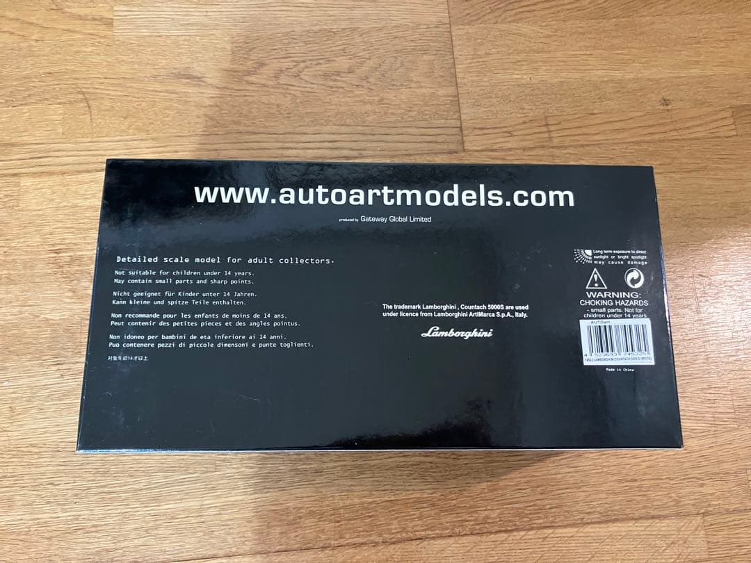 未開封 1/18 Lamborghini Countach 5000S ホワイト