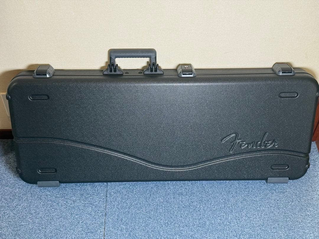 Fender 限定ストラト希少 ! 限定ローズネックモデル