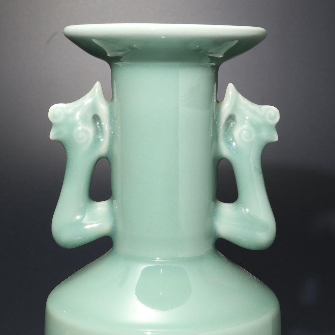 青磁耳付花瓶　小笠原長春　鍋島焼　共箱　高さ28cm R1669ラ3