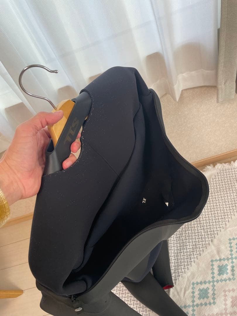 メローウエットスーツ　セミドライ5×3ミリ　XL既製サイズ　サーフィン