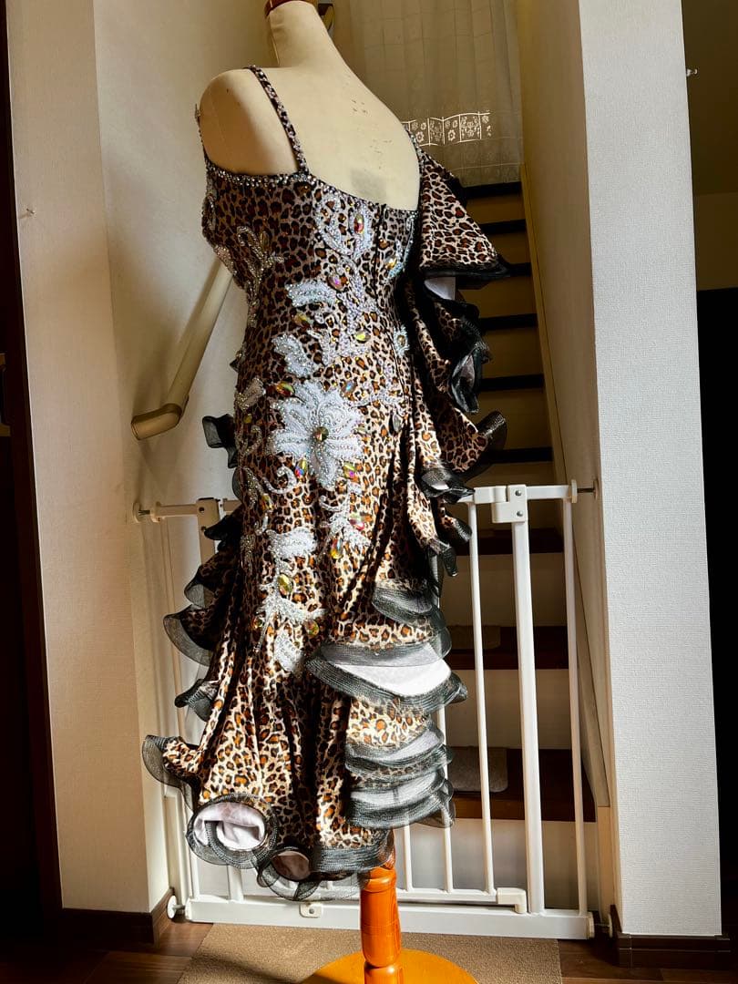 ラテンダンス正装ドレス　Mサイズ