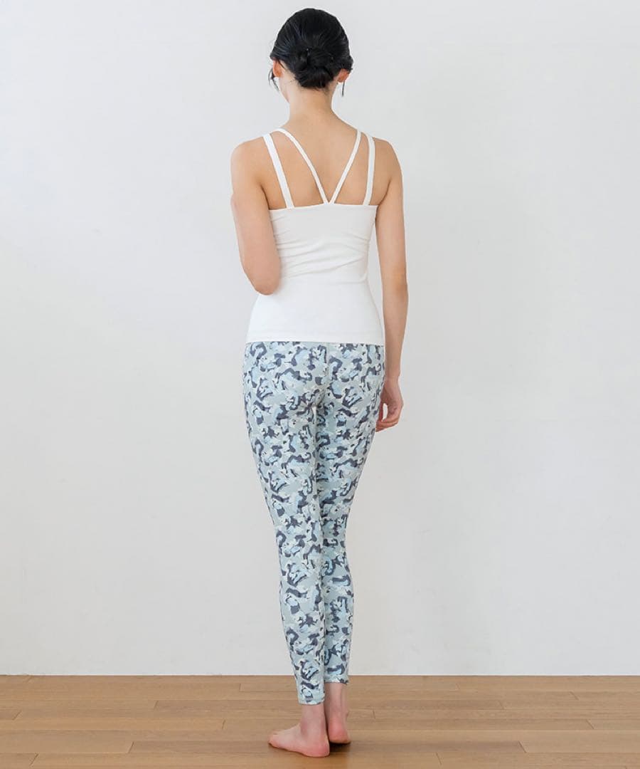 【最終値下げ】新品未使用SUKALAダブルストラップタンク＆レギンスセットＬ