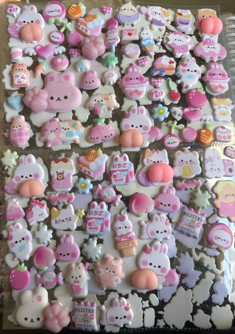 【完成品】シール帳　サンリオ　ラブブ　たまごっち　　その他もたくさんあります！