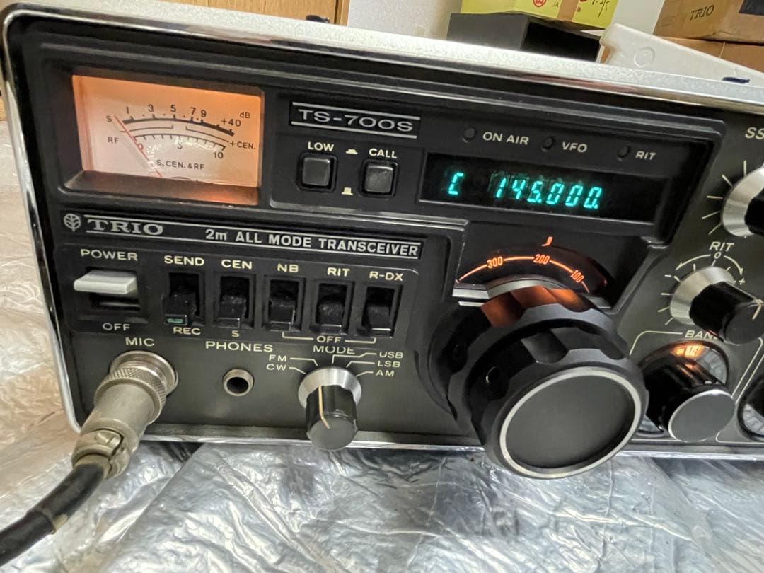 アマチュア無線機　TRIO TS-700S 2m ALLMODEトランシーバー