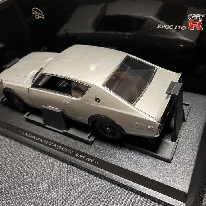スカイラインケンメリGTRシルバー 1/18京商ミニカー