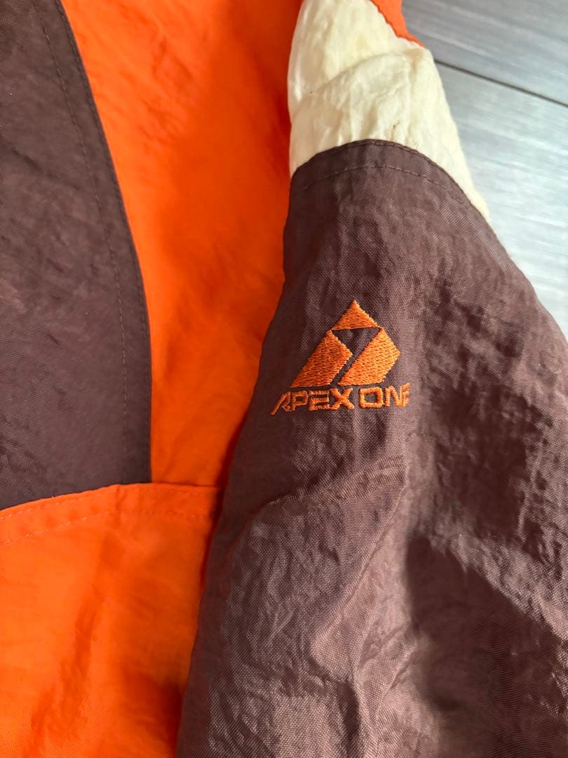 BROWNS ナイロンジャケット　アメフトNFL 中綿ジャケット