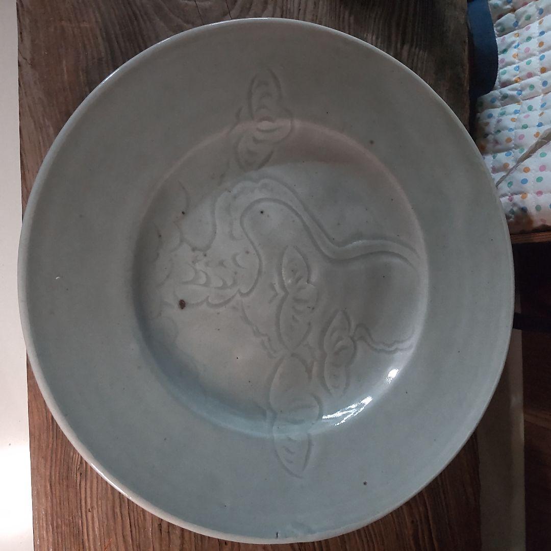 初期伊万里～淡青磁草花文様尺越大皿