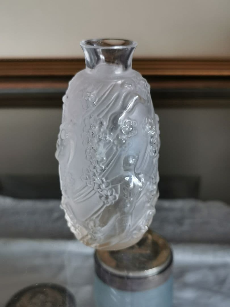 アンティーク ラリック ８人のファム 裸婦 巫女像花瓶 パヒュームガラスボトル