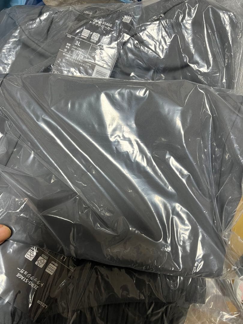 ゼロステージトラックパーカー&ジョガーパンツ 上下セットアップ抽選当選数量限定品