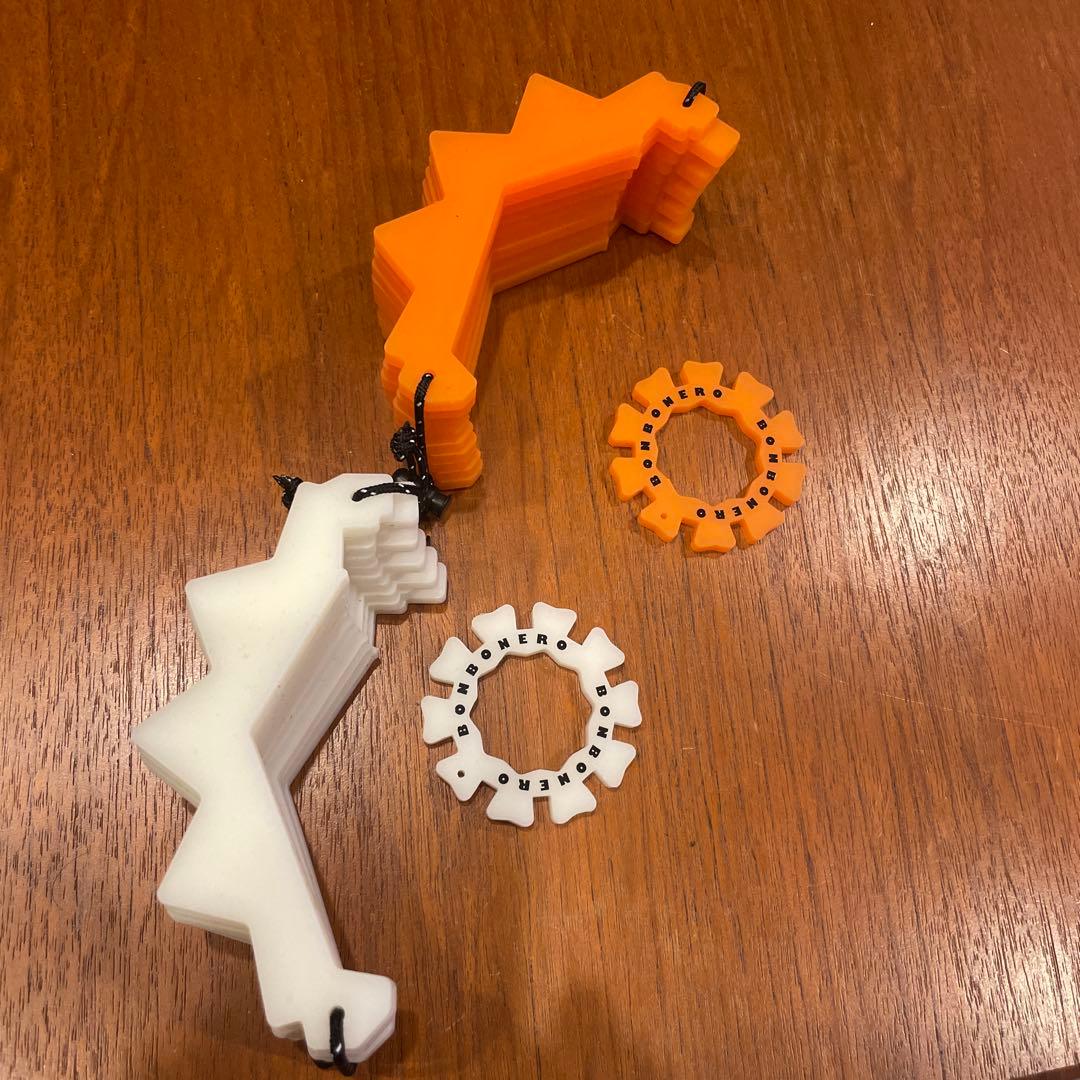 ボンボネロ　シリコン　蓄光　オレンジ