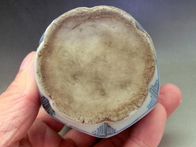 花瓶■古手染付窓唐草人物幾何学模様絵六角花生け(江戸期)古伊万里 時代物骨董品■