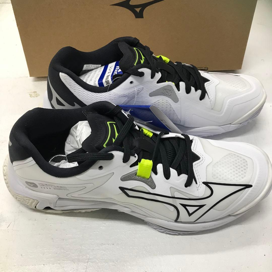 ミズノ　バレーボールシューズ　24cm ウエーブライトニングZ8