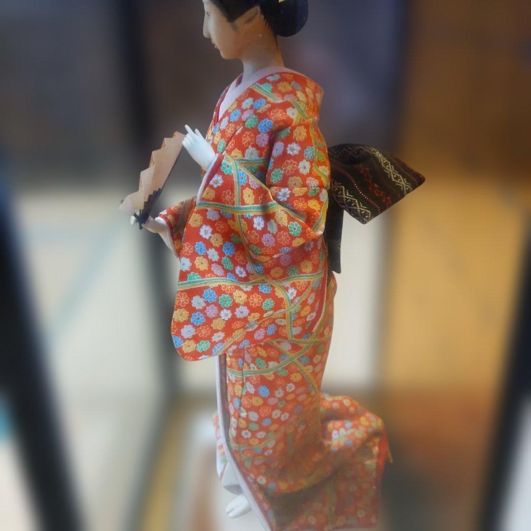 日本人形　華やかな着物　扇子付き