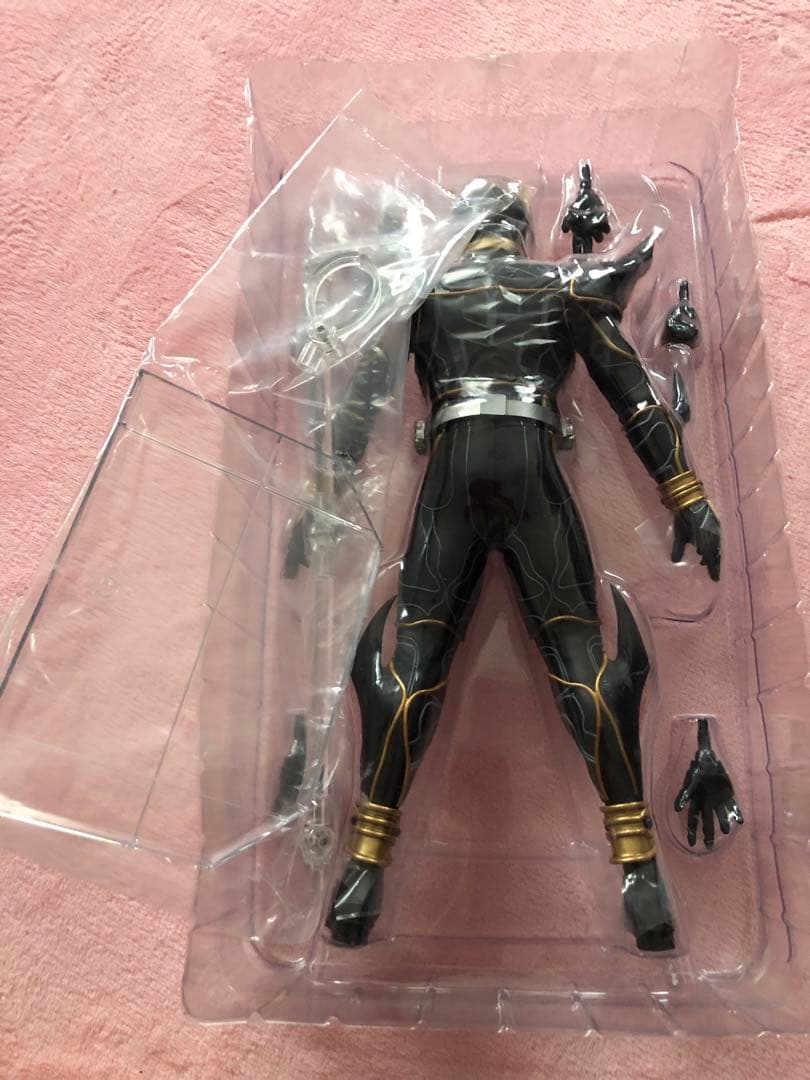 RAH 仮面ライダークウガ アルティメットフォーム