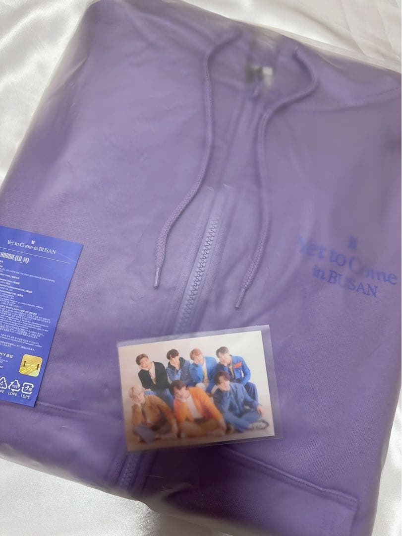新品未使用　BTS Yet to Come in BUSAN パーカー Ｍ