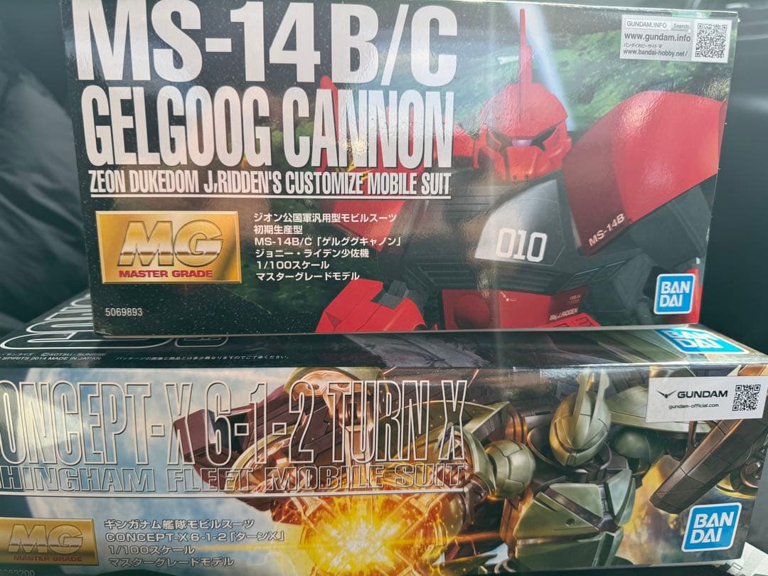 MG タ－ンX ＆ ゲルググキャノンジョニー・ライデン少佐機