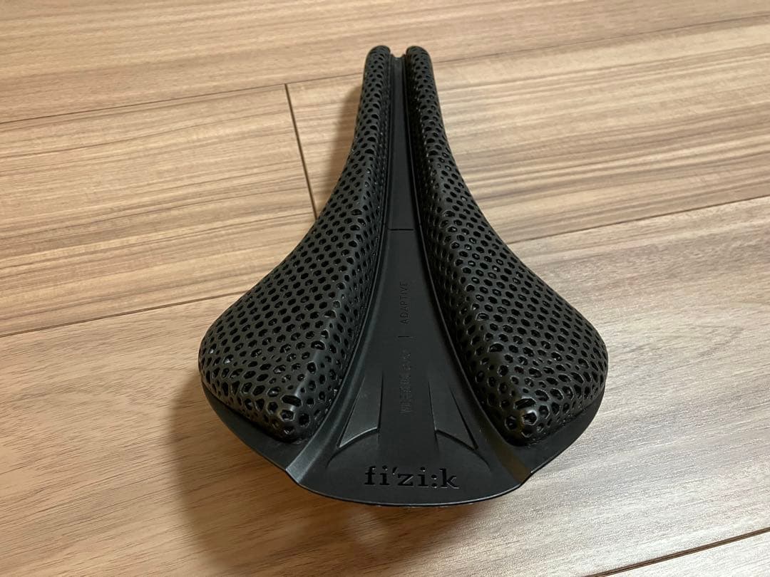 「美品」fi'zi:k (フィジーク)サドル VERSUS EVO 149mm