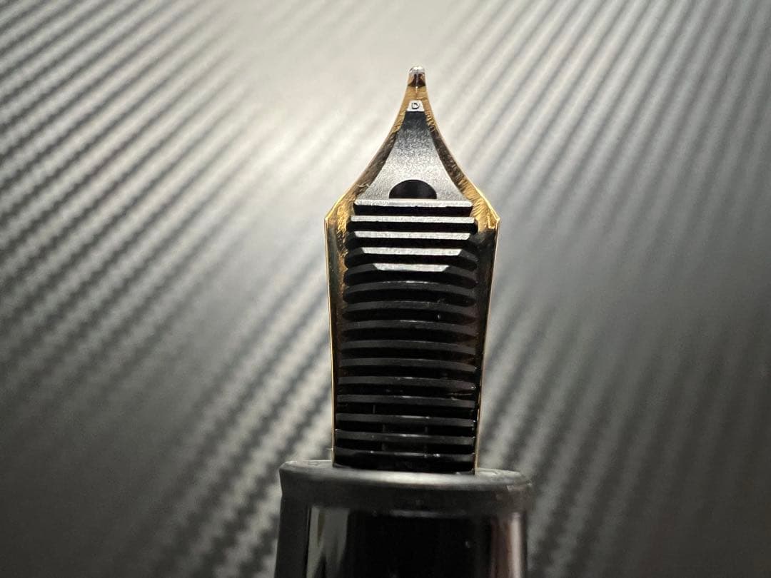 モンブラン マイスターシュテュック P146 プラチナライン 万年筆 M 中字