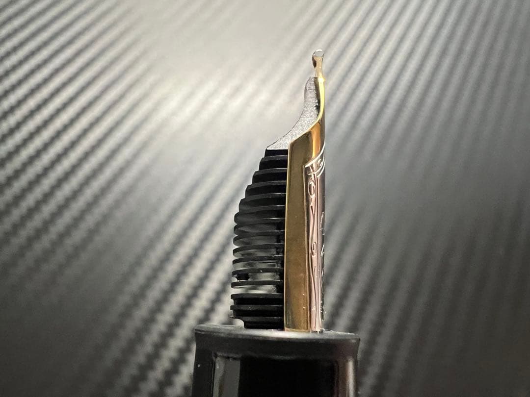 モンブラン マイスターシュテュック P146 プラチナライン 万年筆 M 中字