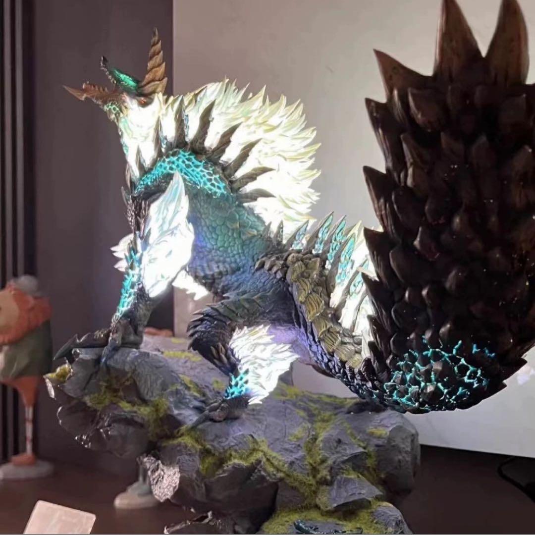 モンスターハンター 雷狼竜 ジンオウガ LED発光 フィギュア 28cm