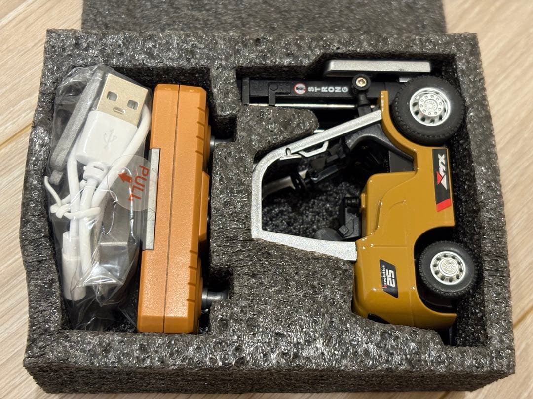 1/64スケール フォークリフト 無線リモコン アーム操作可 トイラジコン ミニ