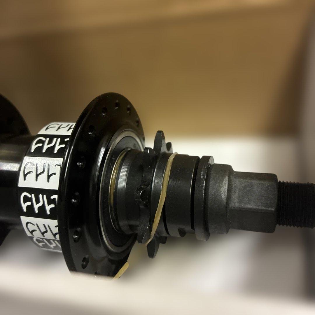 CULT BMX用フリコ「CREW FREECOASTER HUB 」RHD