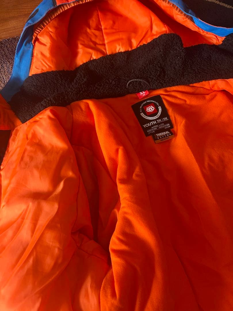 686 シックスエイトシックス 子供用スノーボードジャケット XL