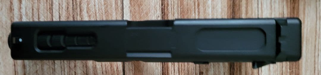 電動ガン GLOCK 18C　マガジン３個、アタッチメントレイル付