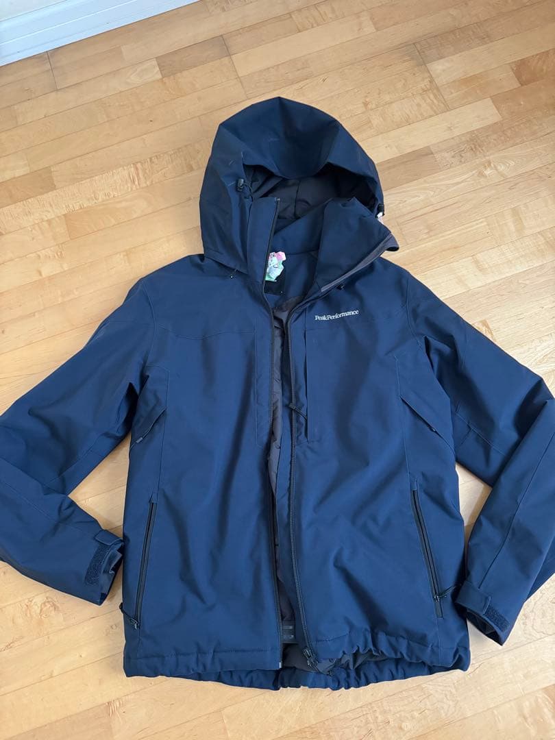 ピークパフォーマンス マルーンジャケット 中綿入り