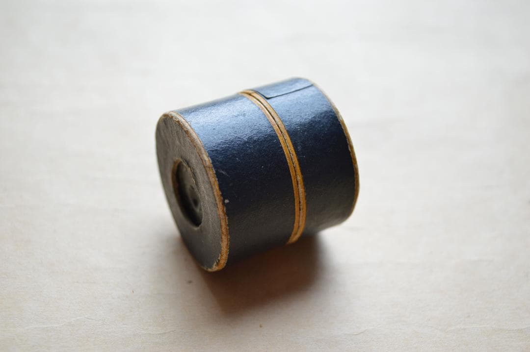 缶ベル　古い松脂