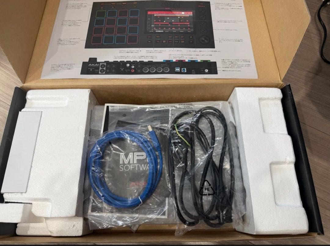 【AKAI MPC LIVE 本体】 付属品 箱付き 美品