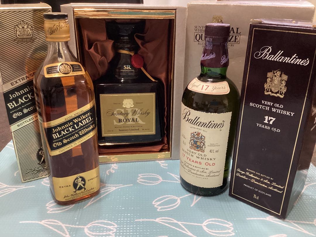 バランタイン17年　ジョニーウォーカーエキストラスペシャル　サントリー