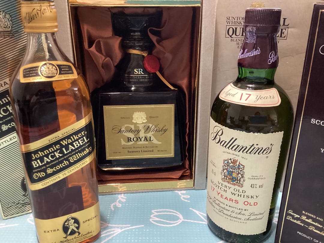 バランタイン17年　ジョニーウォーカーエキストラスペシャル　サントリー