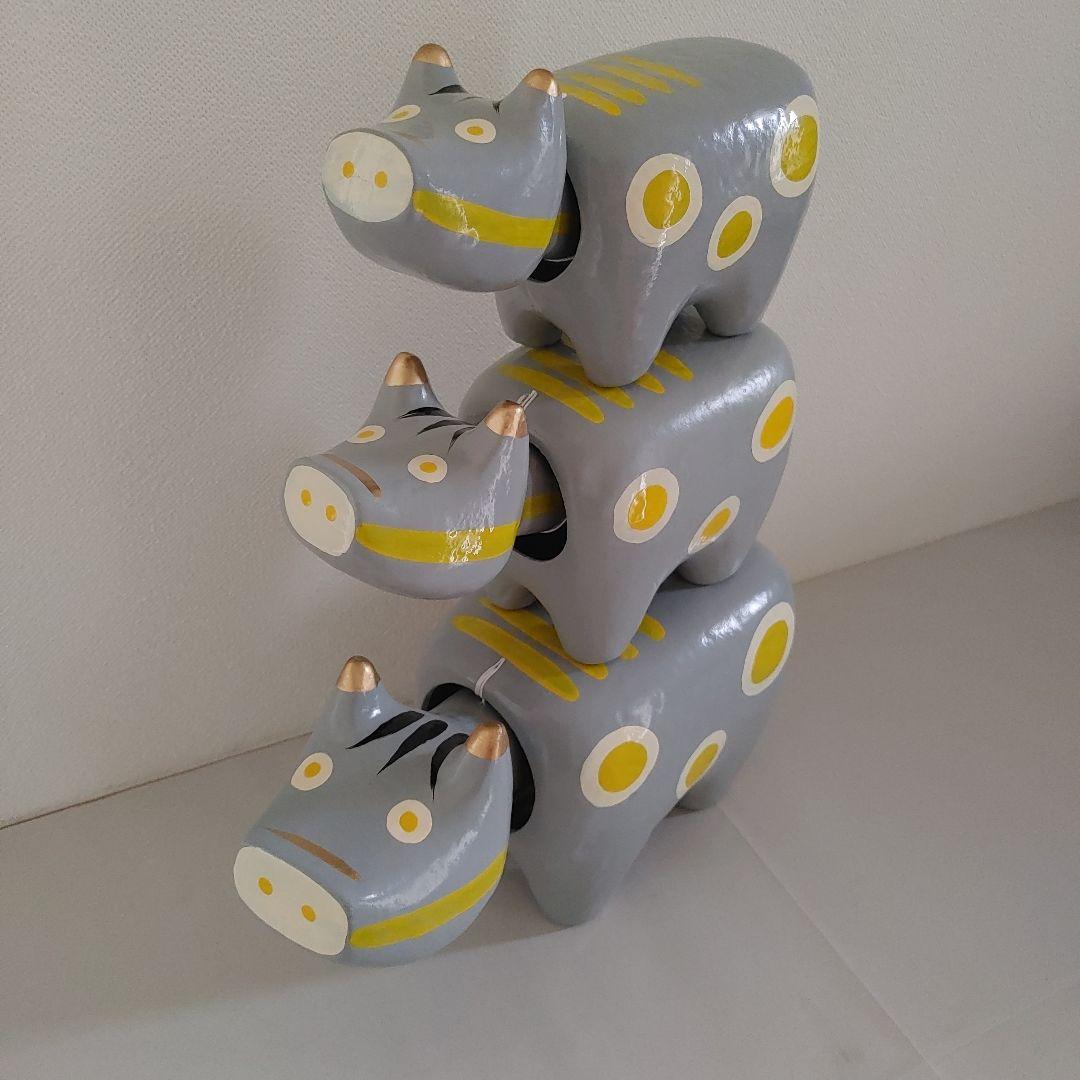 野沢民芸　グレべこ　　　赤べこ　グレー