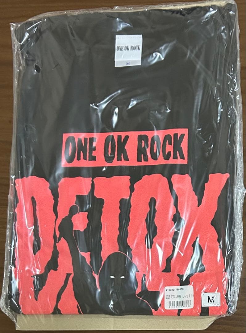 ONE OK ROCK 2025 Tシャツ M & マフラータオル 新品未開封