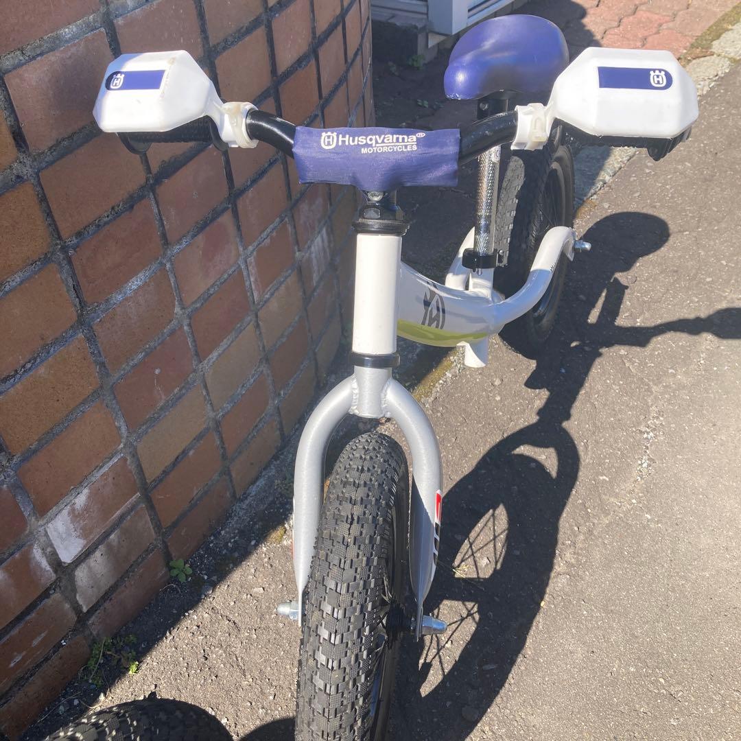 ハクスバーナキックバイク送料込みメルカリ便