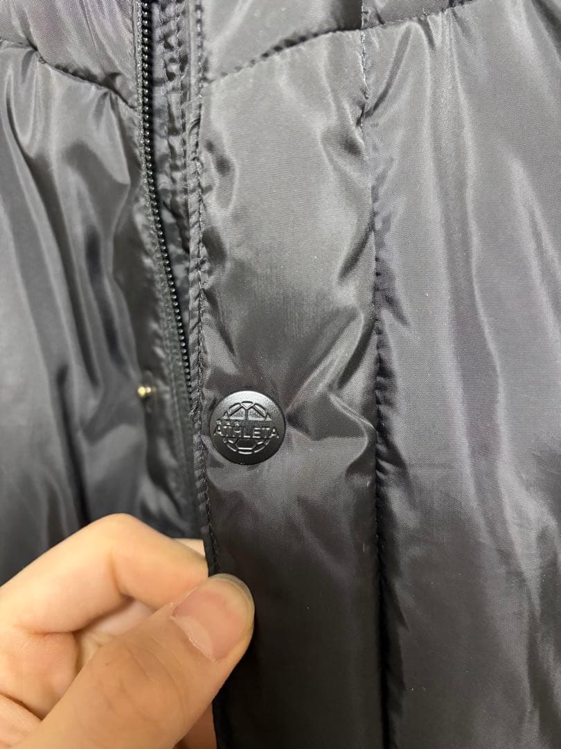 ATHLETA フード付き ブラック ダウンベンチコート