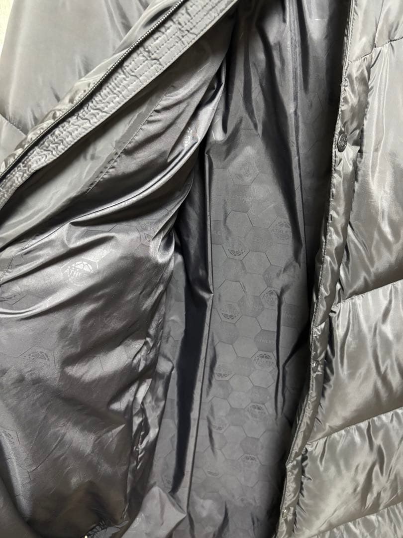 ATHLETA フード付き ブラック ダウンベンチコート