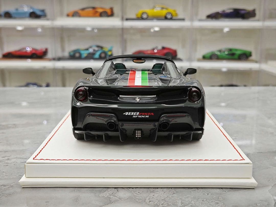 希少 DM モデル 1/18 フェラーリ 488 ピスタ ミニカー 限定30台
