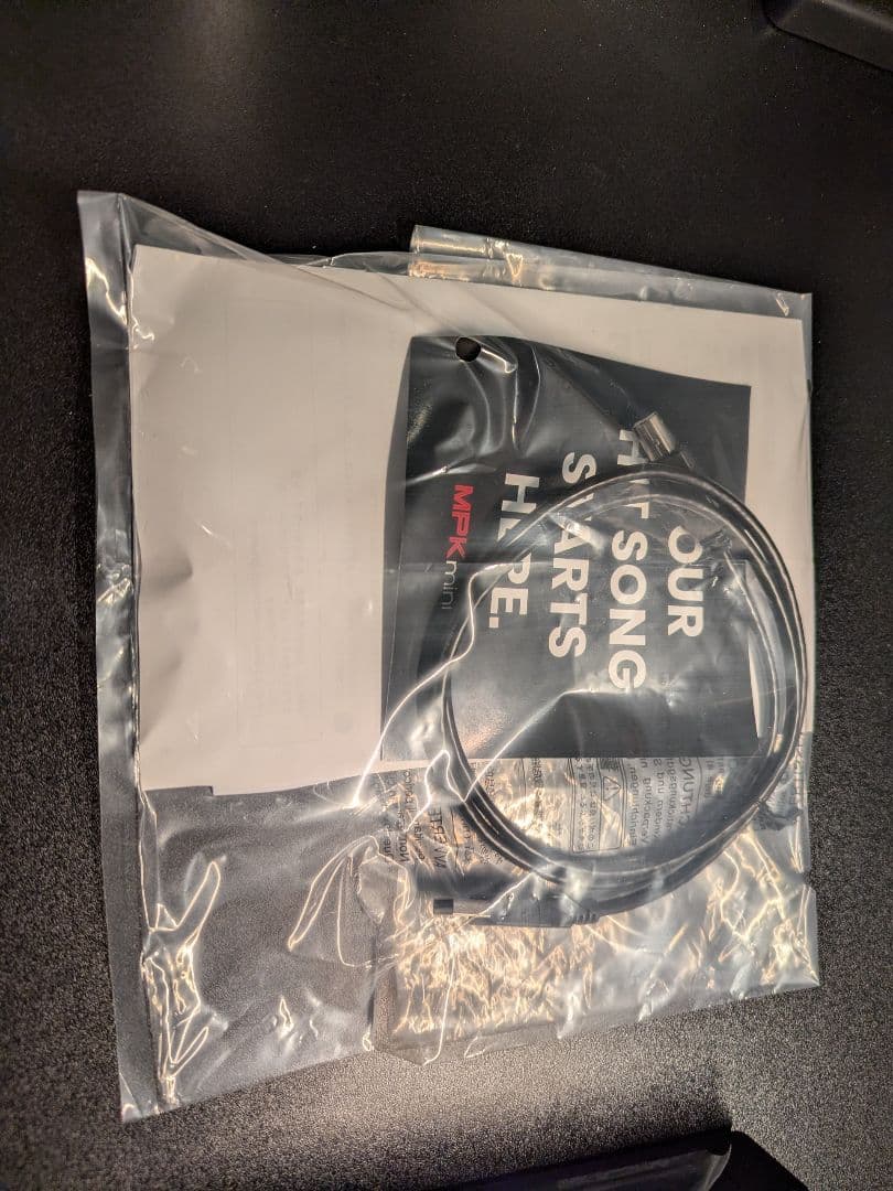 【ほぼ新品】AKAI MPK mini 25鍵 MIDIキーボード