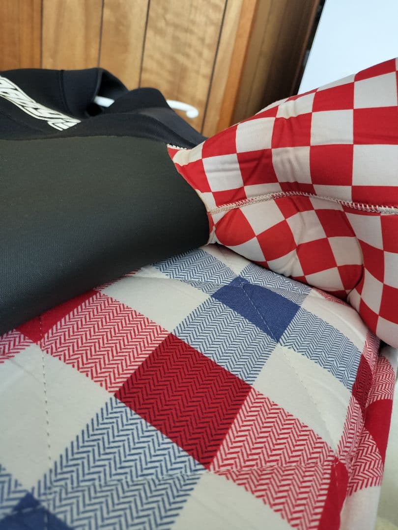 MOBBY'S セミドライスーツ ブラック 赤チェック