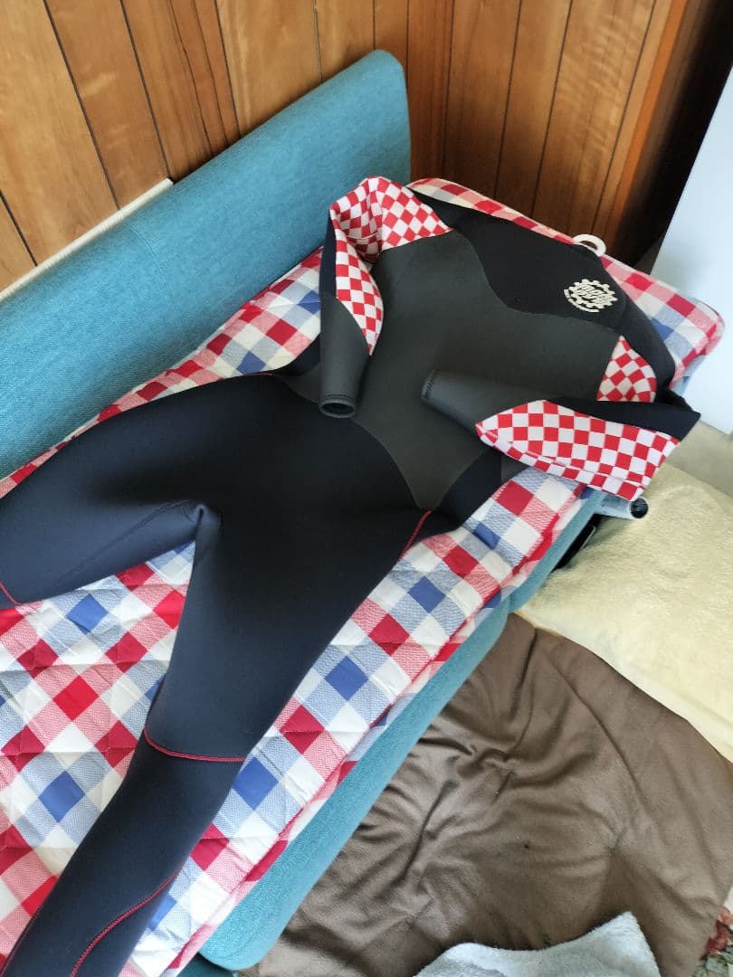 MOBBY'S セミドライスーツ ブラック 赤チェック